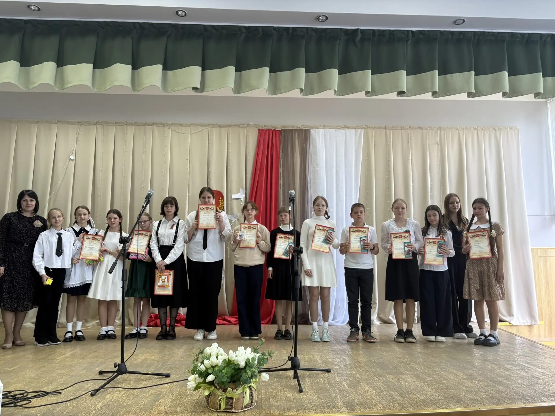 Конкурс  патриотической песни и стихов..